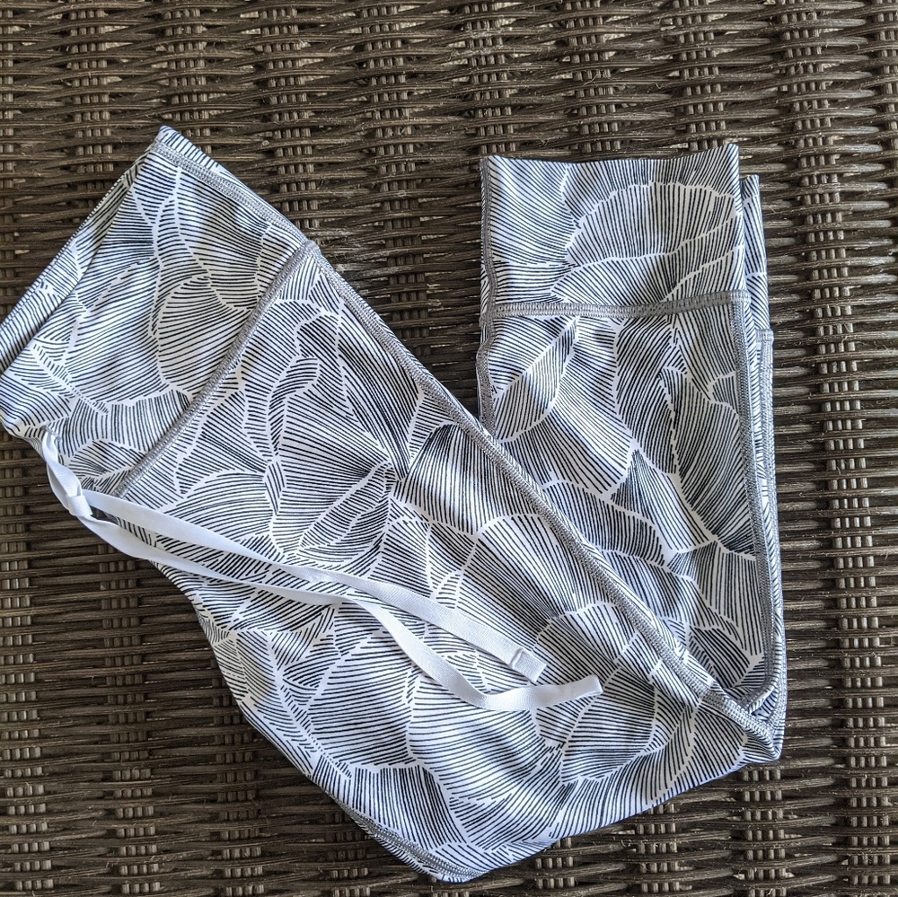 🔥 Gap Eclipse High Waisted Leggings Crop